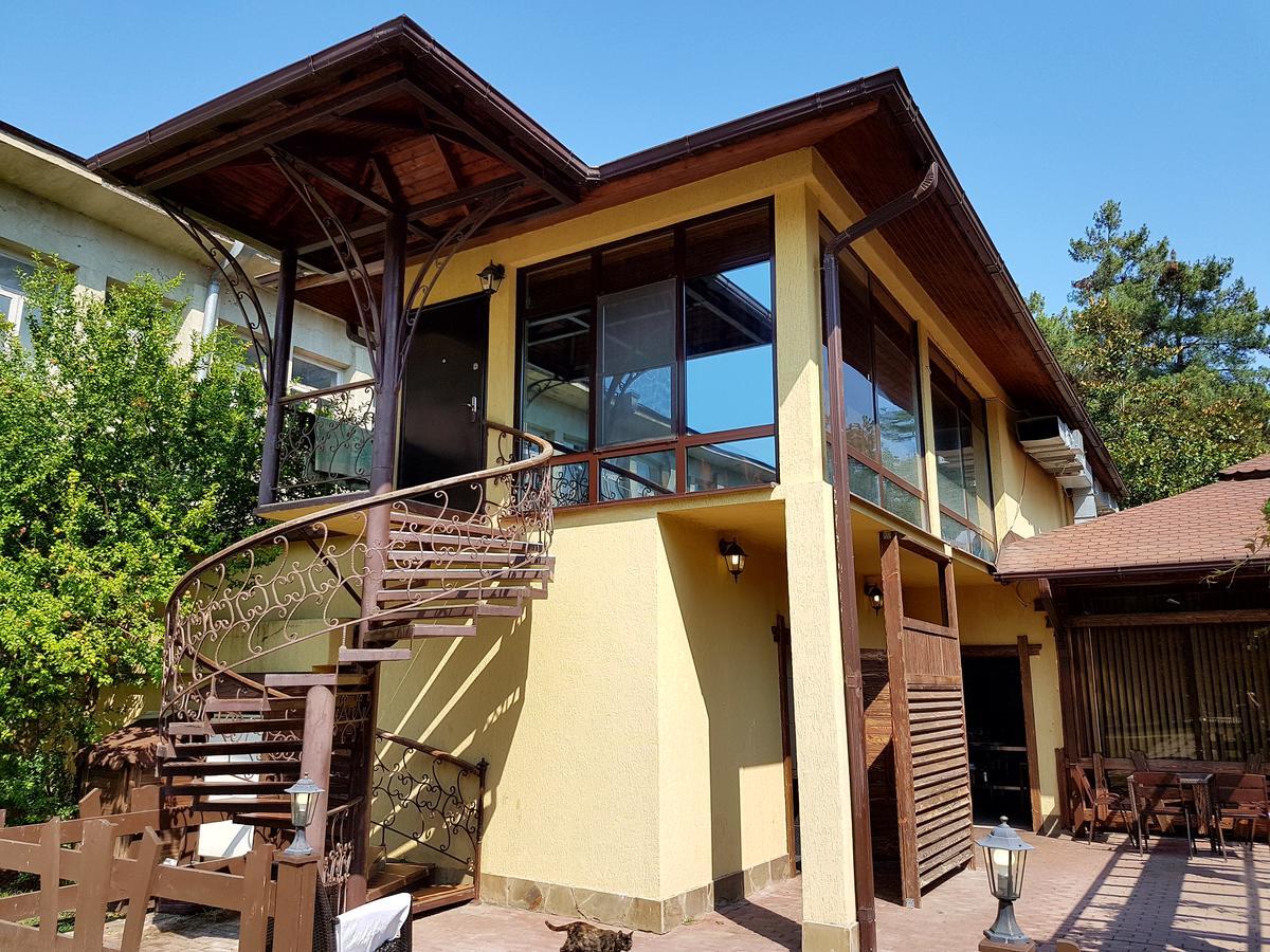 Guest House Black Sea Pizunda Exterior photo